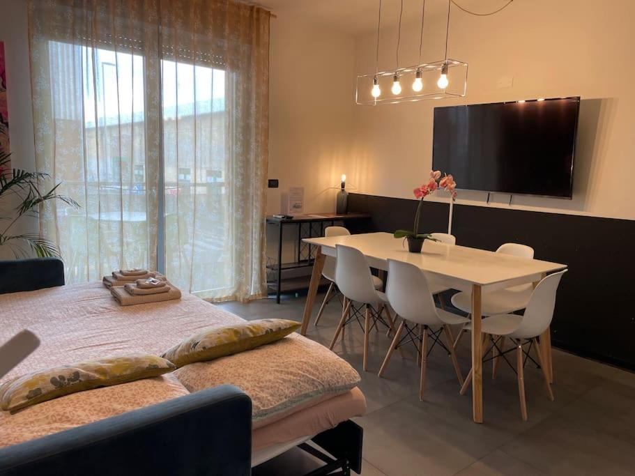 City Center - Modern Flat With Free Parking And Wifi - Apt B Bergamo Exterior photo